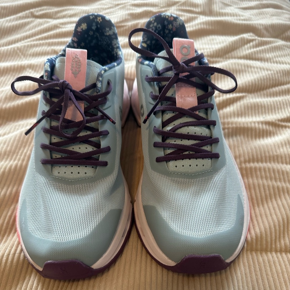 On Running x Free People.  On Cloudnova Form 2. New never worn. Size 7.5 women’s